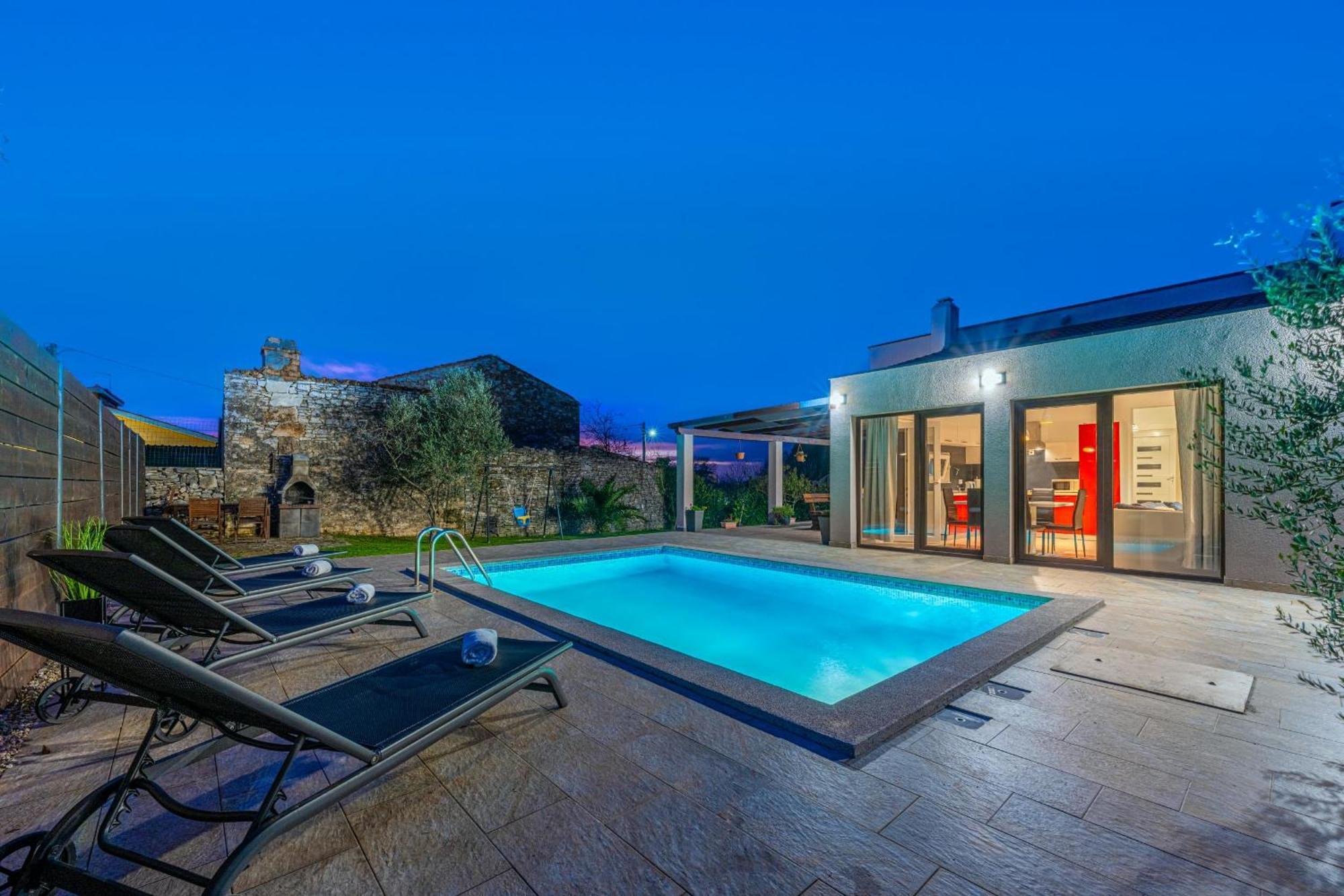 Bobo Family House With Pool Villa Vodnjan Exteriör bild