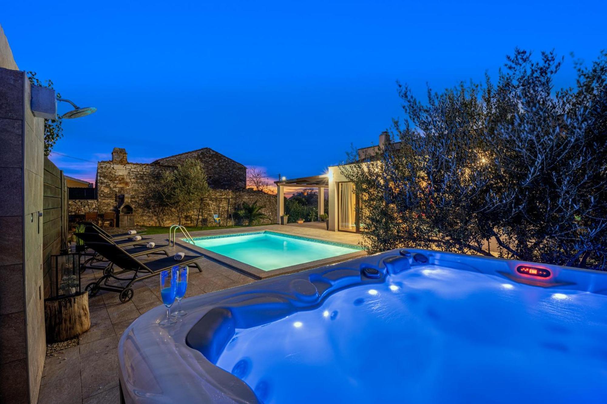 Bobo Family House With Pool Villa Vodnjan Exteriör bild